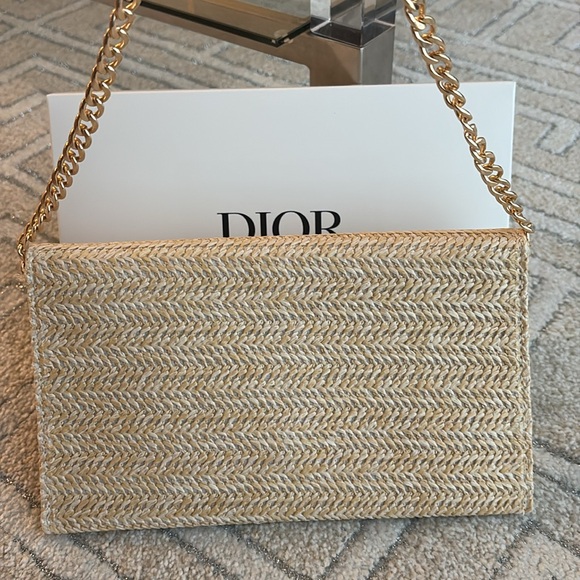 Dior Beauty Raffia Clutch. Brand New in box. Can be converted into crossbody - Picture 5 of 10